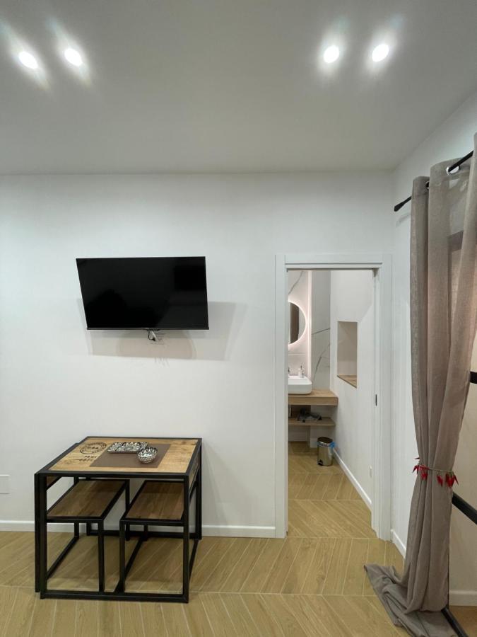 Gennarino Apartments - Panorama Suite With Balcony And Urban Loft Наполи Екстериор снимка