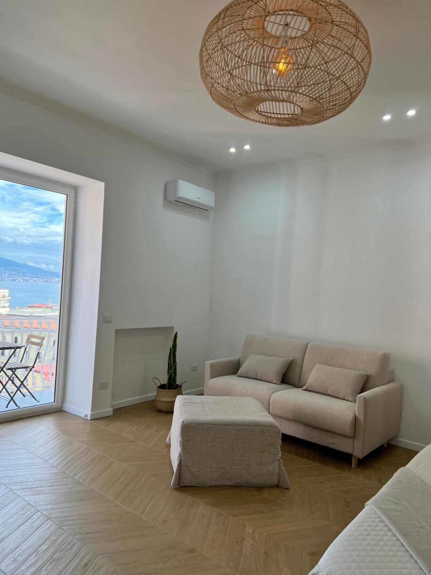 Gennarino Apartments - Panorama Suite With Balcony And Urban Loft Наполи Екстериор снимка