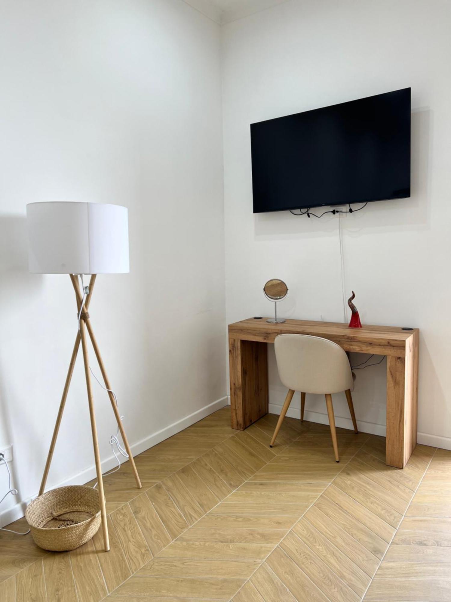 Gennarino Apartments - Panorama Suite With Balcony And Urban Loft Наполи Екстериор снимка