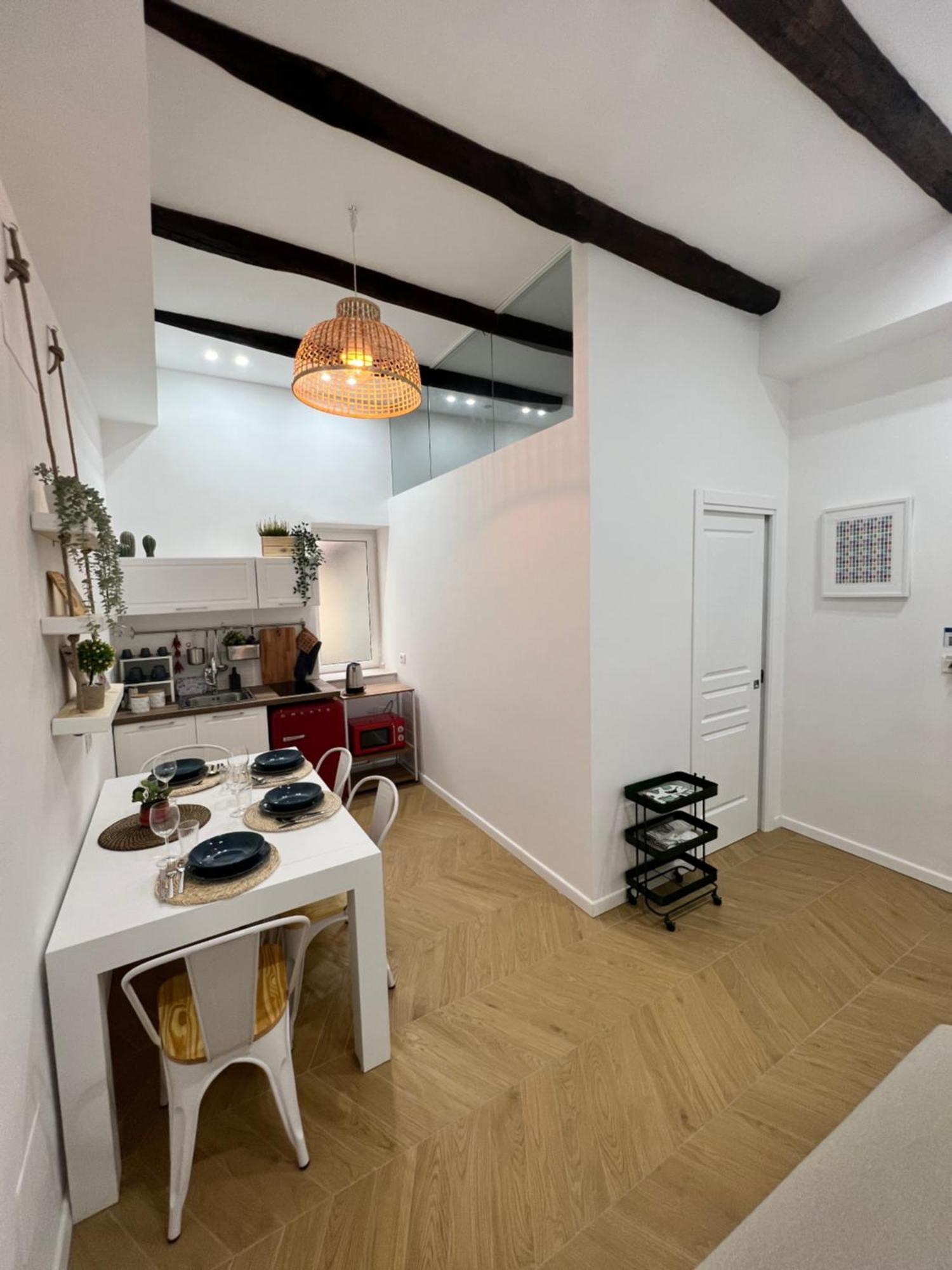 Gennarino Apartments - Panorama Suite With Balcony And Urban Loft Наполи Екстериор снимка