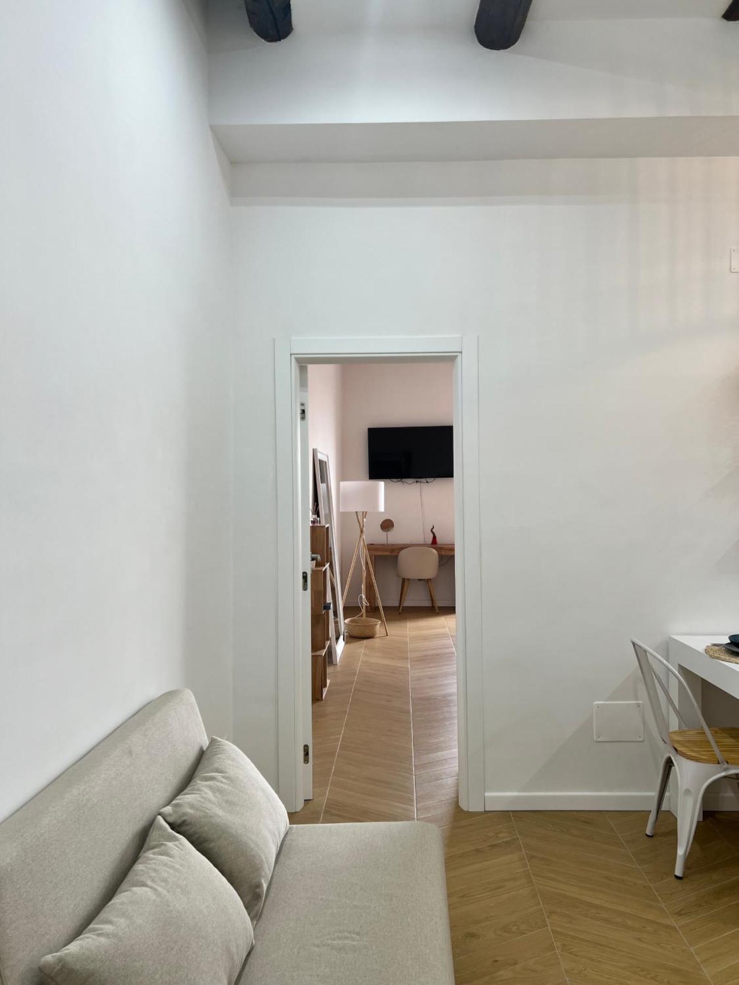 Gennarino Apartments - Panorama Suite With Balcony And Urban Loft Наполи Екстериор снимка
