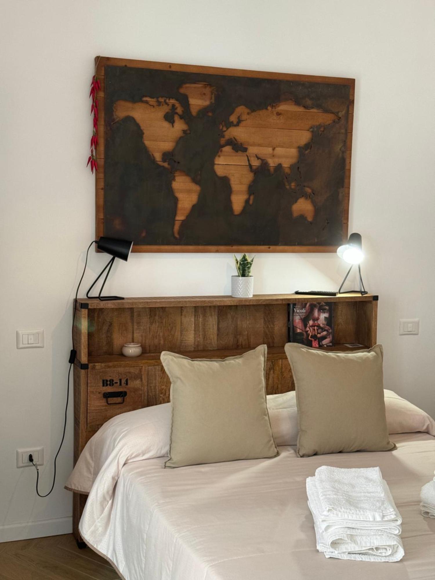 Gennarino Apartments - Panorama Suite With Balcony And Urban Loft Наполи Екстериор снимка