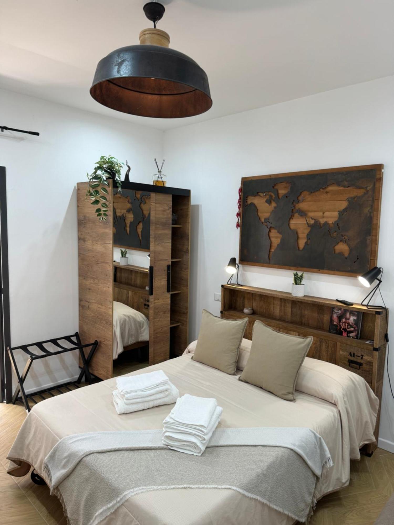 Gennarino Apartments - Panorama Suite With Balcony And Urban Loft Наполи Екстериор снимка