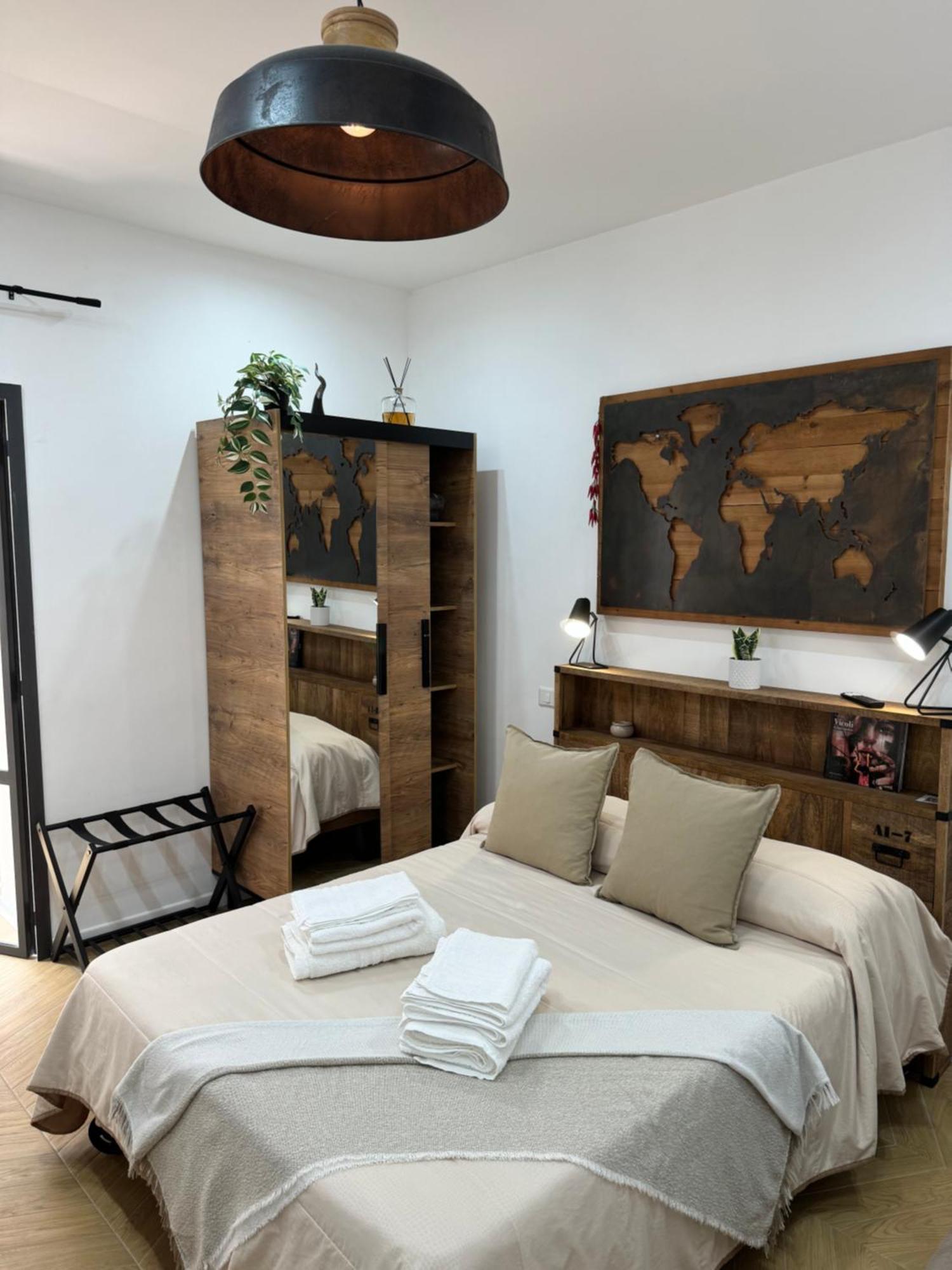 Gennarino Apartments - Panorama Suite With Balcony And Urban Loft Наполи Екстериор снимка