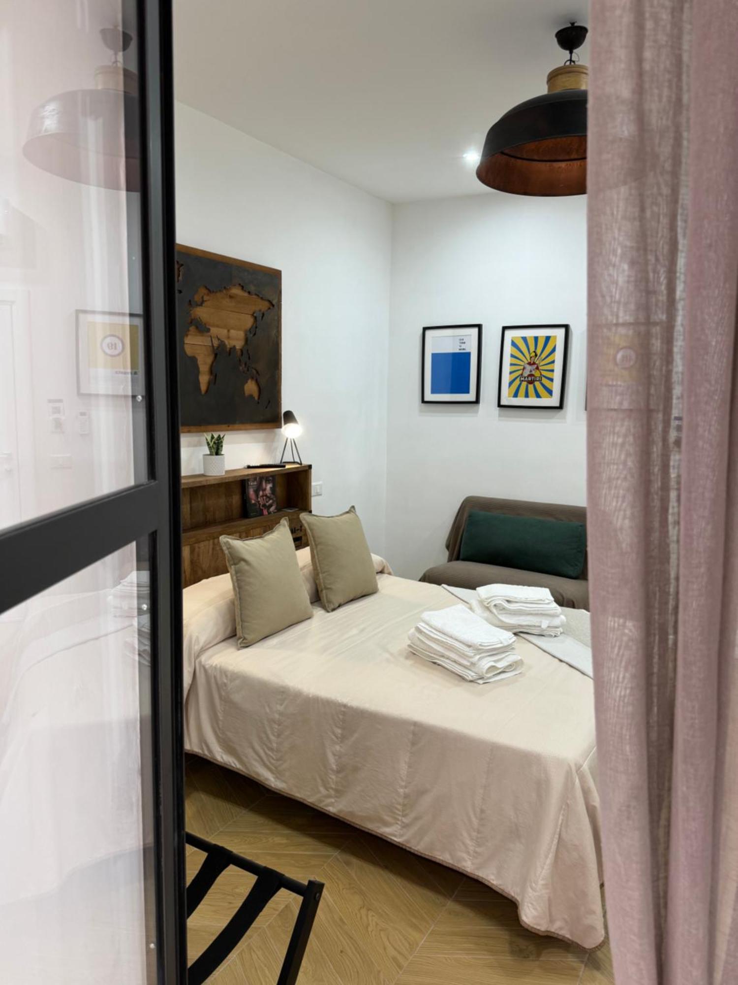 Gennarino Apartments - Panorama Suite With Balcony And Urban Loft Наполи Екстериор снимка